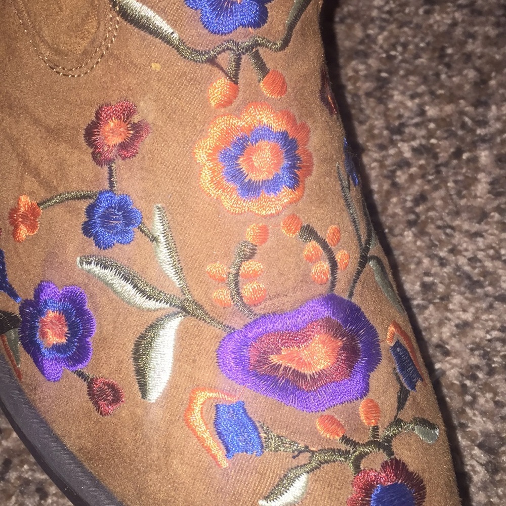 cute booties - Picture 4 of 5